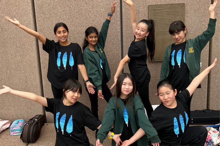 Photograph of the seven female students who participated in the Festival of Instrumental Music.